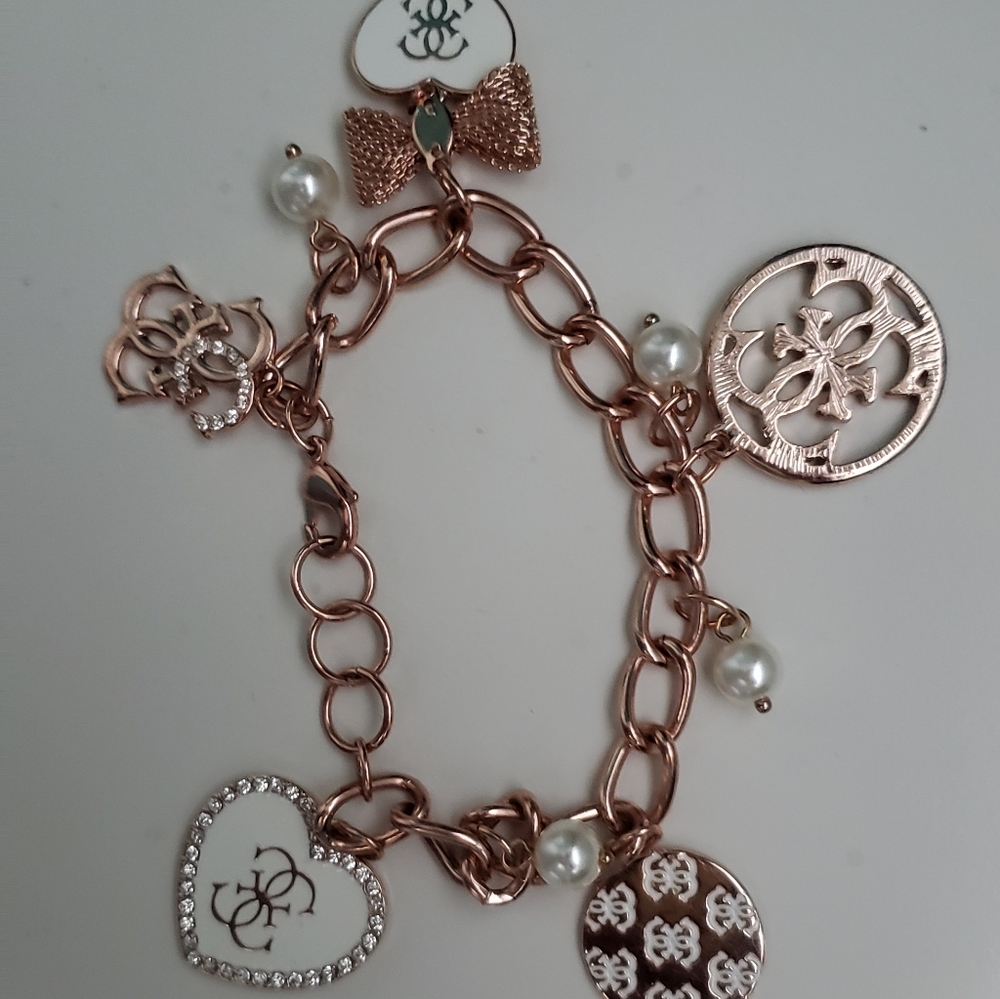 Guess Steel Watch - Picture 6 of 7
